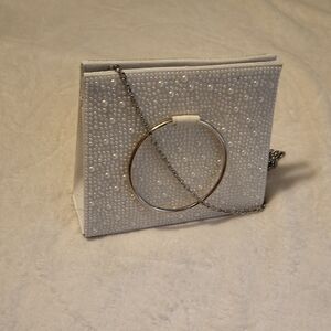 Elegant White Pearl-Embellished Clutch